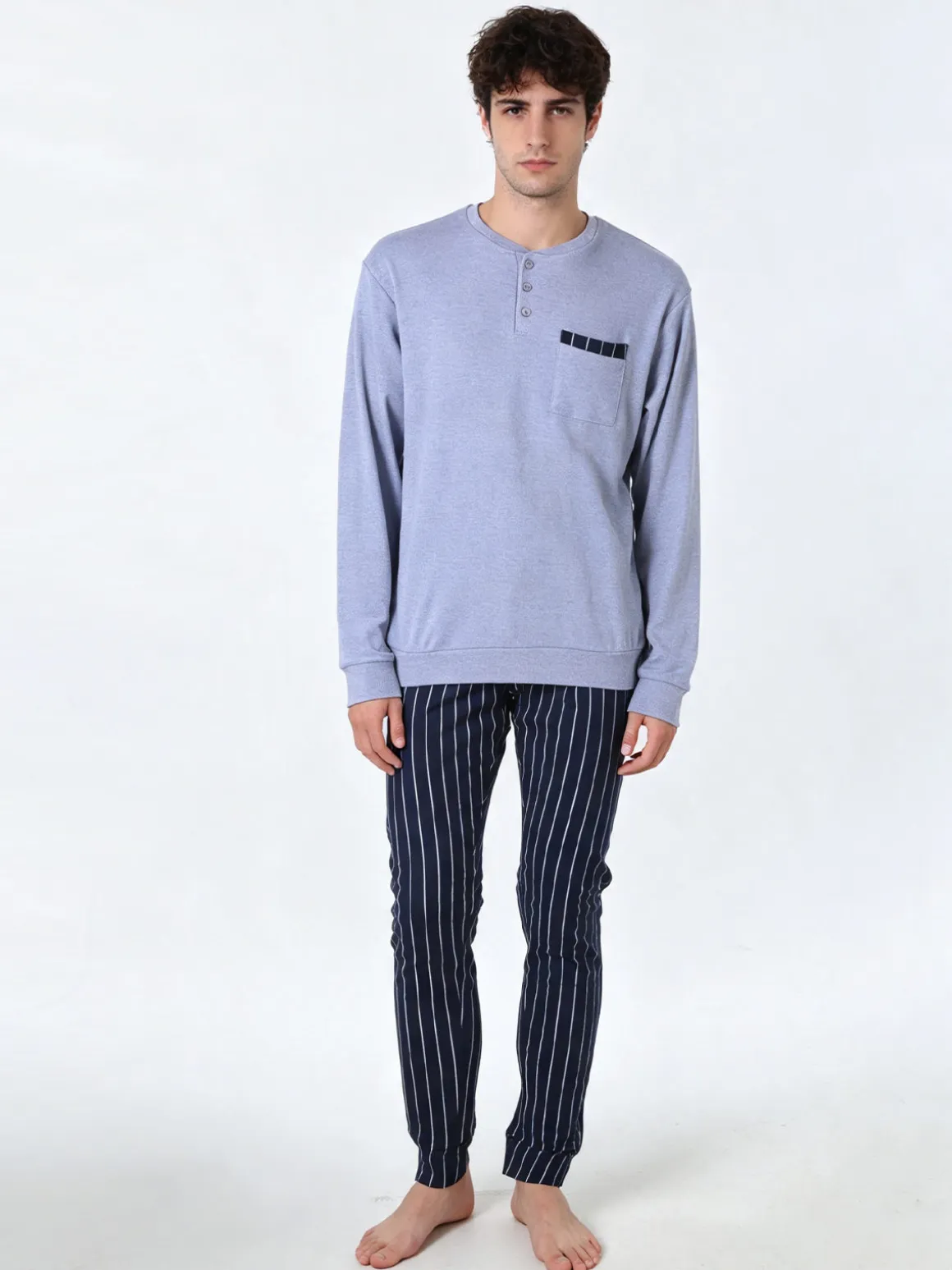 A Sette Pigiama lungo da uomo in cotone interlock con taschino e pantaloni a righe sottili - jeans