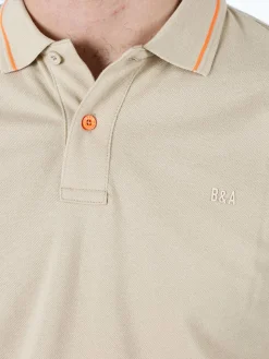 Baci & Abbracci Polo da uomo in cotone a maniche corte con logo davanti e dietro - sabbia