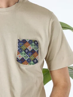 Bad Boys T-shirt girocollo da uomo in cotone con taschino decorato - sabbia