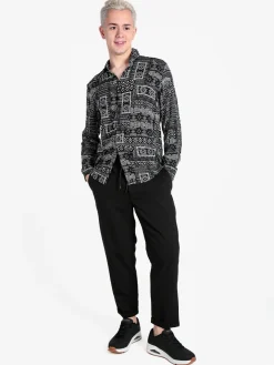 Close-Up Pantaloni casual da uomo con coulisse e risvolto finale