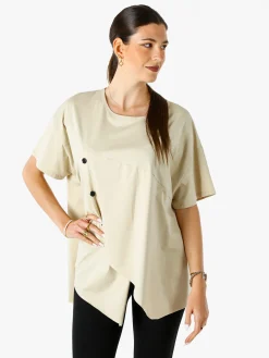 158c Maxi t-shirt da donna asimmetrica in cotone elasticizzato con bottoni decorativi - beige
