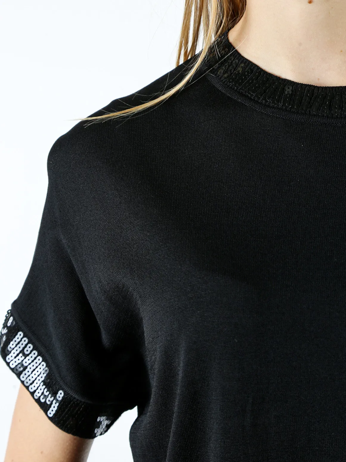 Coveri Moving Maglia girocollo da donna a maniche corte con paillettes decorative - nero