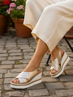 Energy Sandali donna con fasce intrecciate e zeppa - beige