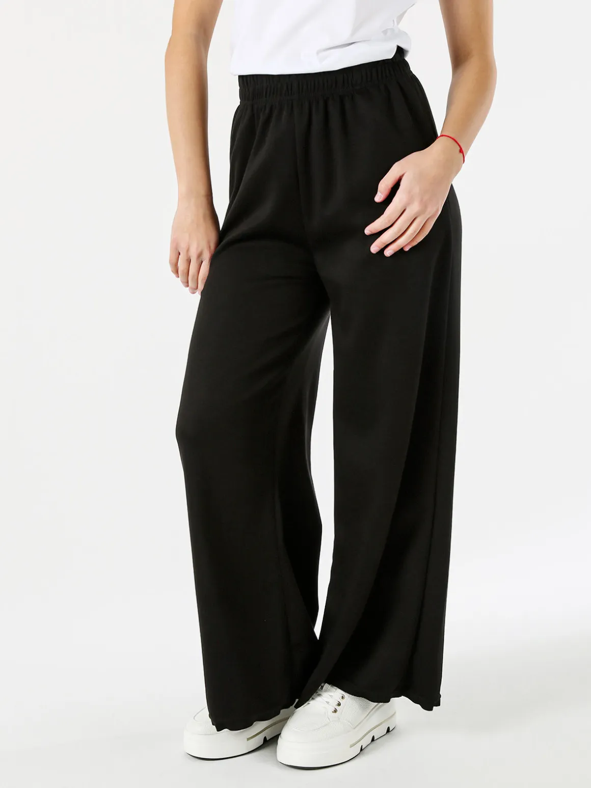 Essenziale Milano Pantaloni donna a palazzo in felpa - nero