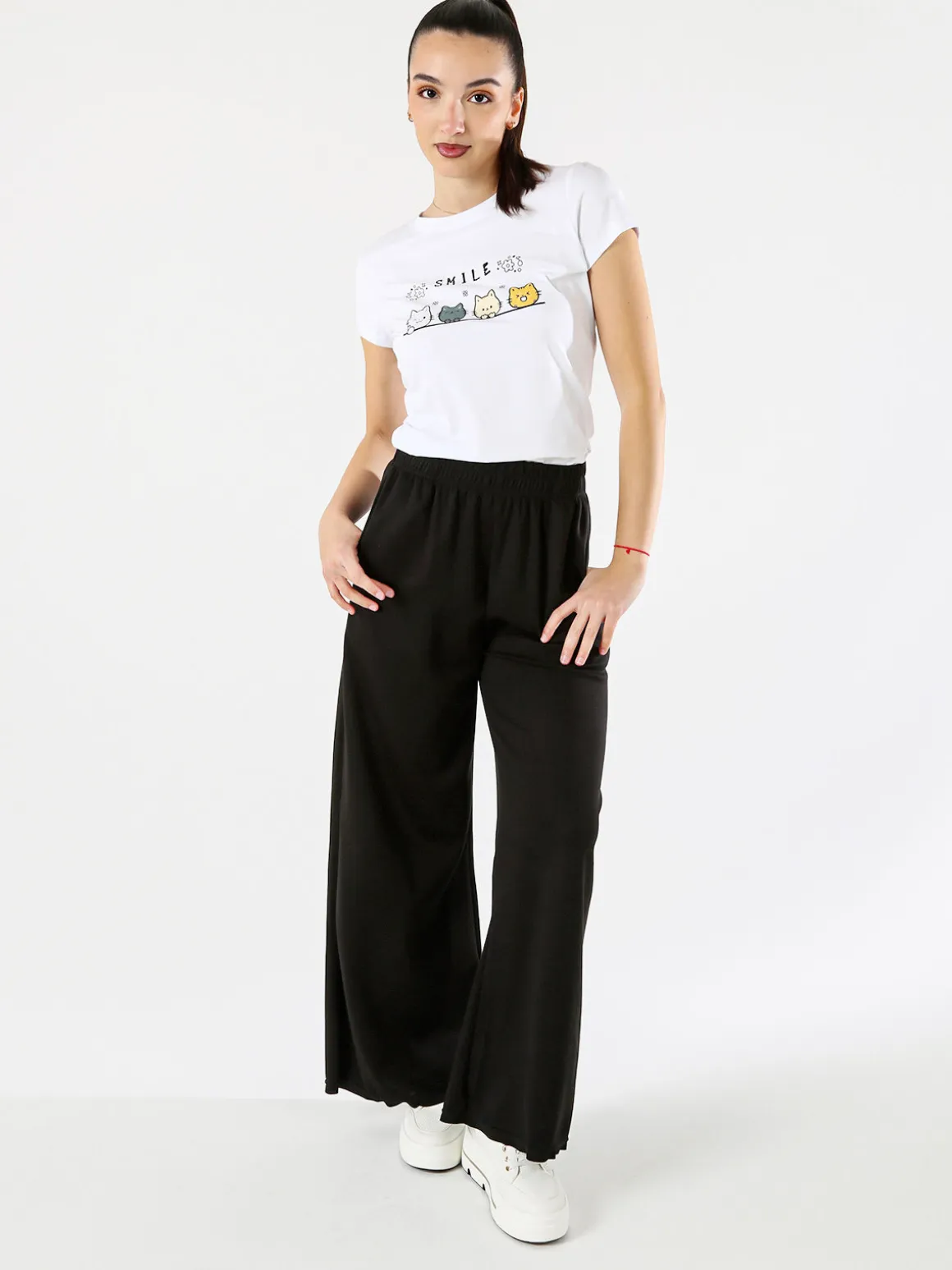 Essenziale Milano Pantaloni donna a palazzo in felpa - nero