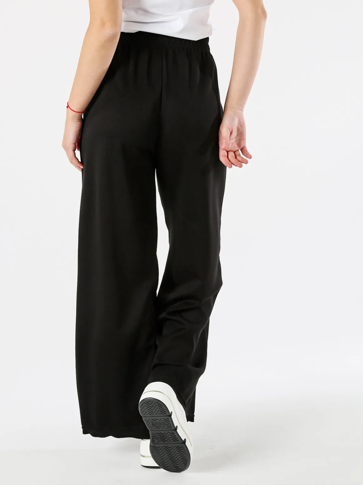 Essenziale Milano Pantaloni donna a palazzo in felpa - nero