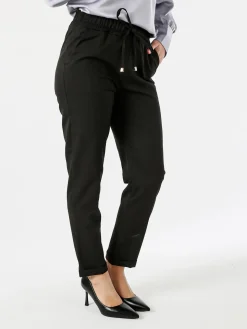 Frenetika Pantaloni donna casual con elastico in vita e risvolto sul finale - nero