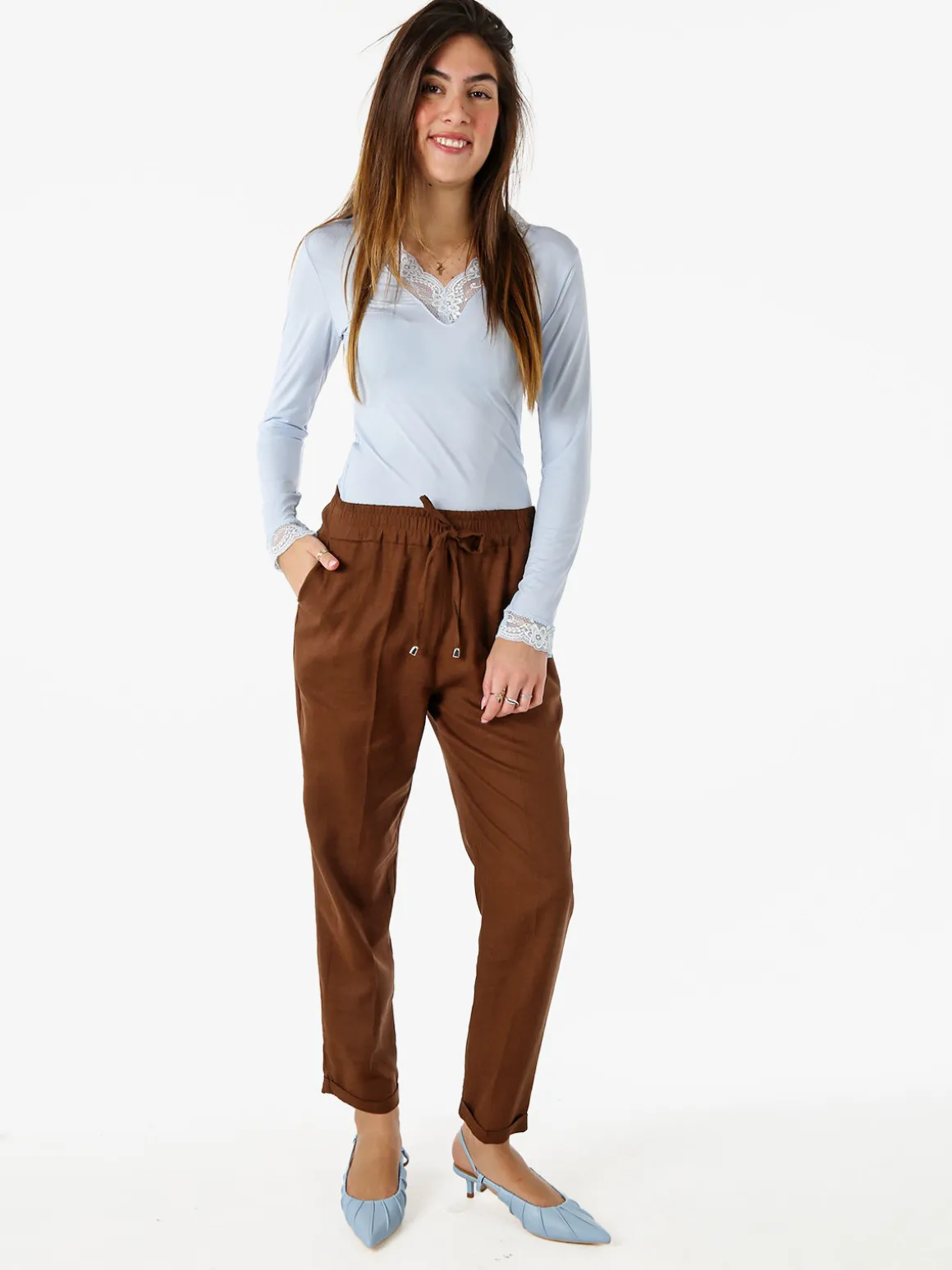 Frenetika Pantaloni donna in misto lino con risvolti - marrone