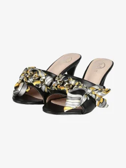 Galia Sabot donna con tacco