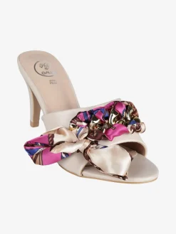 Galia Sabot donna con tacco