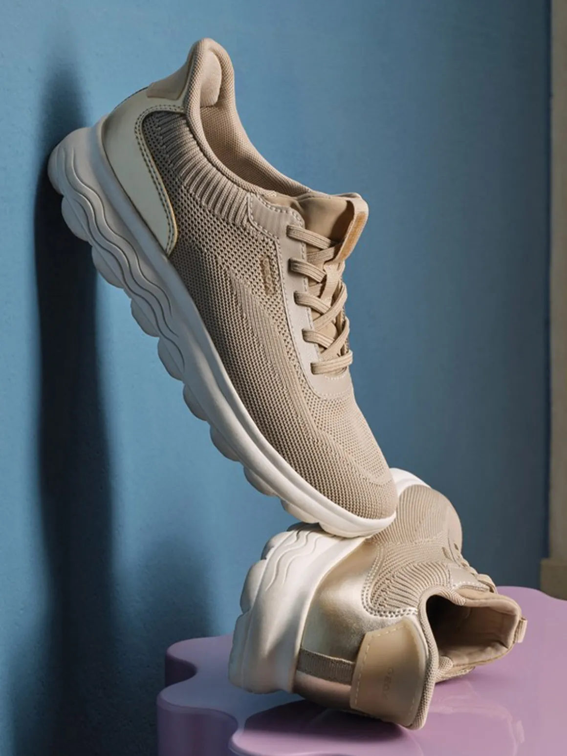 Geox D SPHERICA PLUS Sneakers donna con lacci elastici - taupe