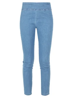 Gladys Jeggins in jeans donna