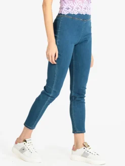 Gladys Jeggins in jeans donna