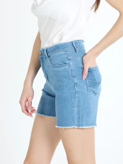 Gladys Shorts donna in jeans con finale sfrangiato