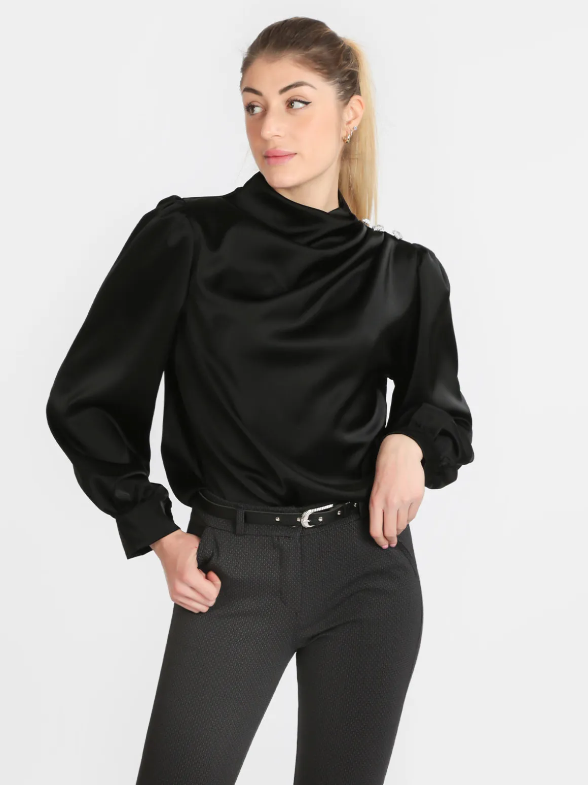 Jack Moda Blusa donna in raso con bottoni gioiello
