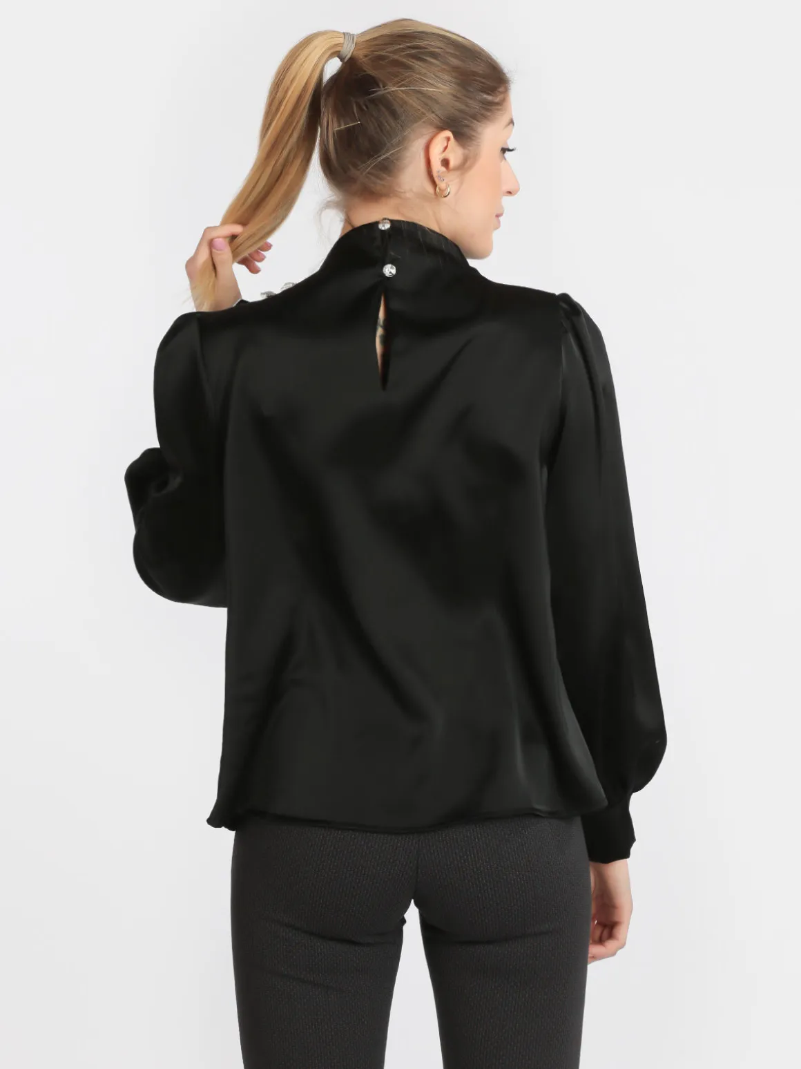 Jack Moda Blusa donna in raso con bottoni gioiello