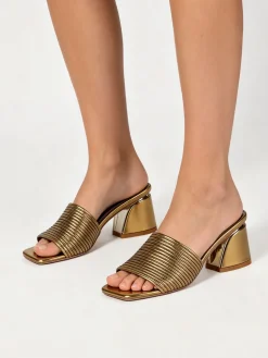 Laura Biagiotti Ciabatte donna con tacco largo a trapezio e fascia decorativa - oro