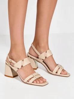 Laura Biagiotti Sandali donna con tacco largo e cinturino alla caviglia con fibbia - beige