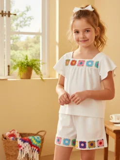 Lollitop Completo corto da bambina in misto cotone e lino con t-shirt e shorts ricamati - bianco