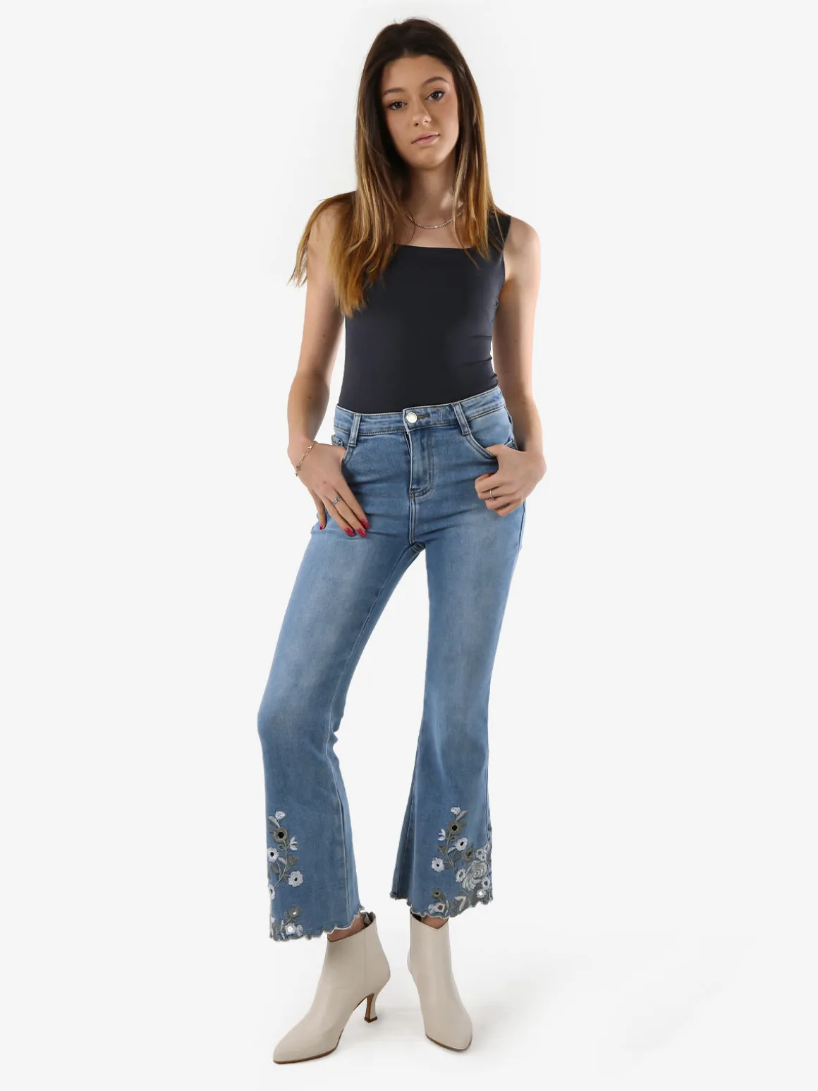 Miss Sister Jeans donna crop a zampa con ricami sul fondo - jeans