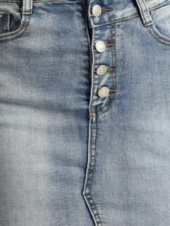 Miss Two Gonna in jeans con bottoni