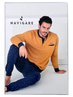 Navigare Pigiama lungo da uomo in cotone con taschino e pantaloni con stampe - cammello