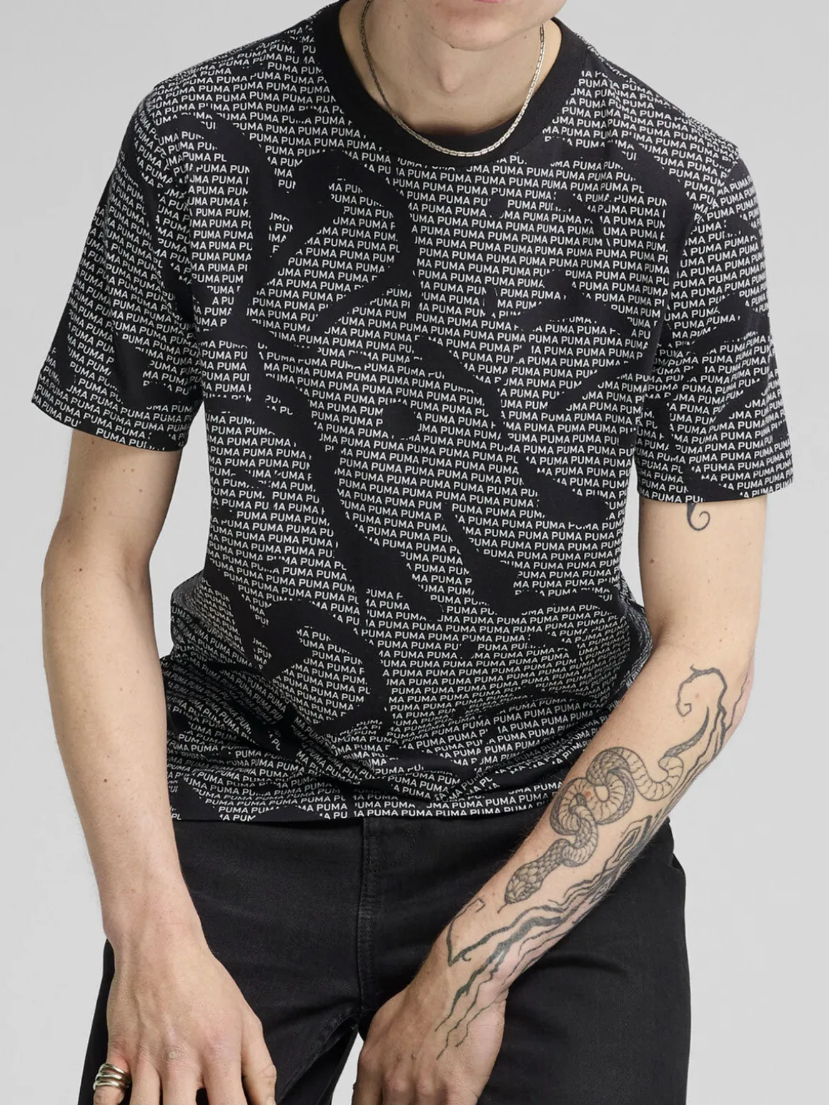 Puma ESS LOGO LAB AOP T-shirt da uomo - nero