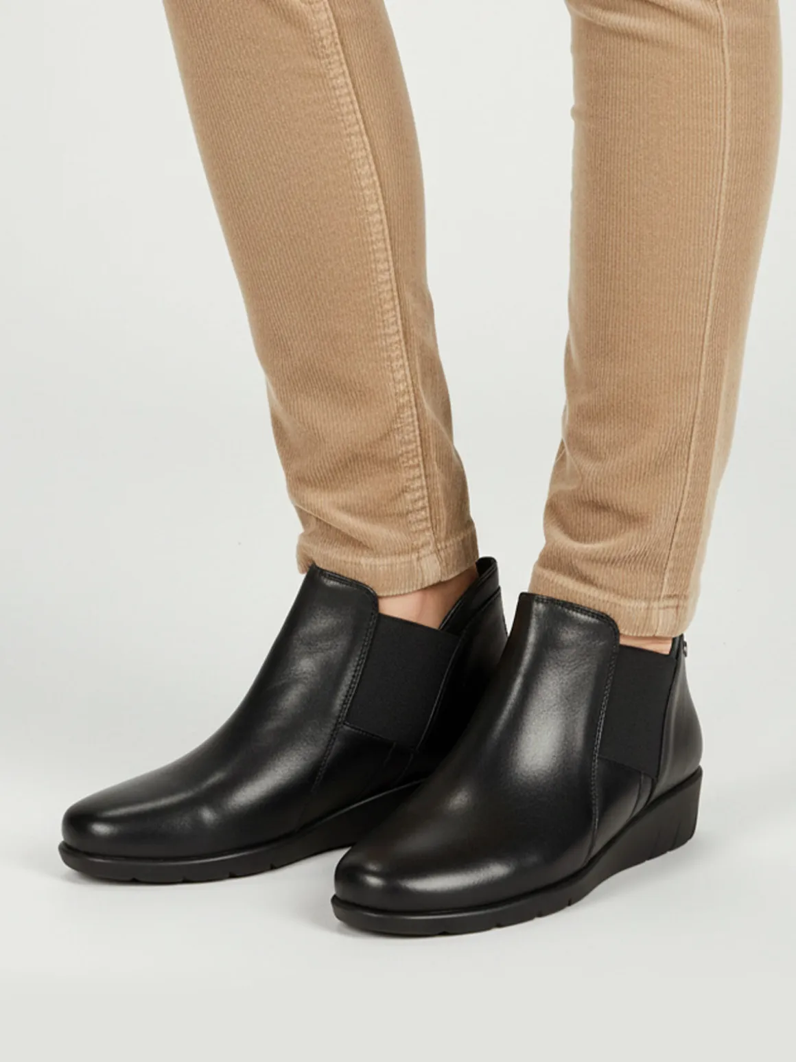 Riposella Stivaletti donna in pelle con zeppa - nero