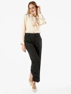 Solada Blusa donna con bottoni di perle e volant sullo scollo - beige
