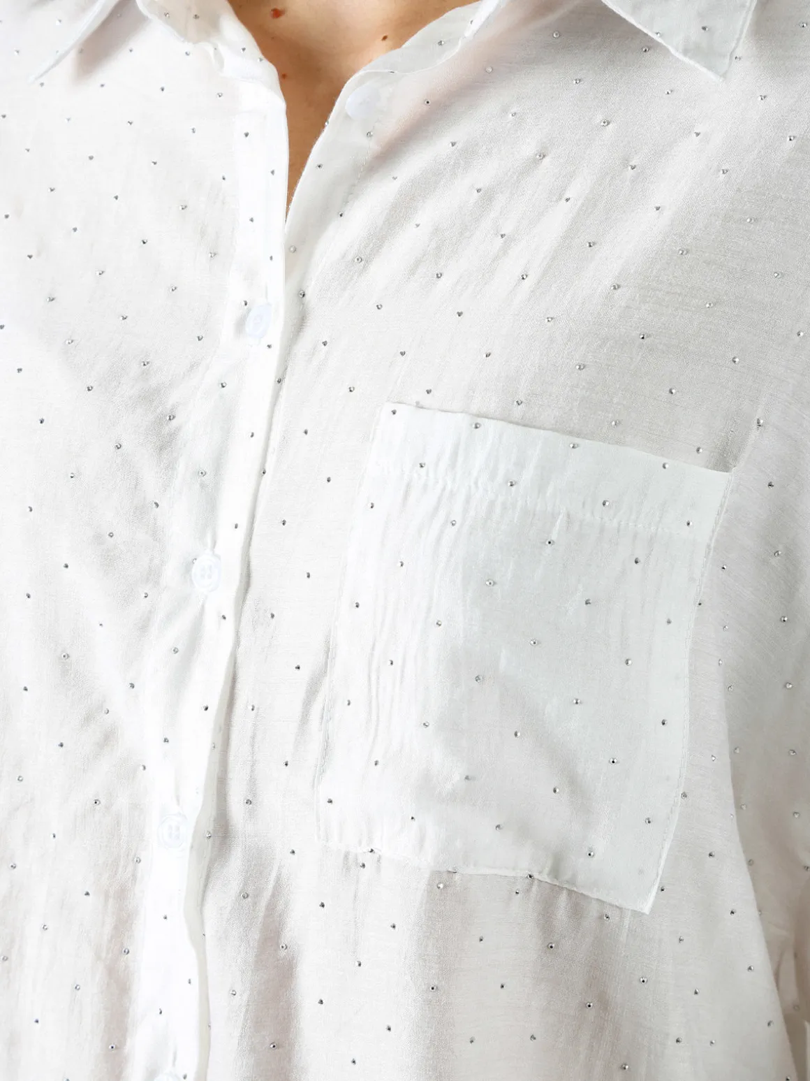 Solada Camicia donna oversize a maniche lunghe con micro borchie - bianco