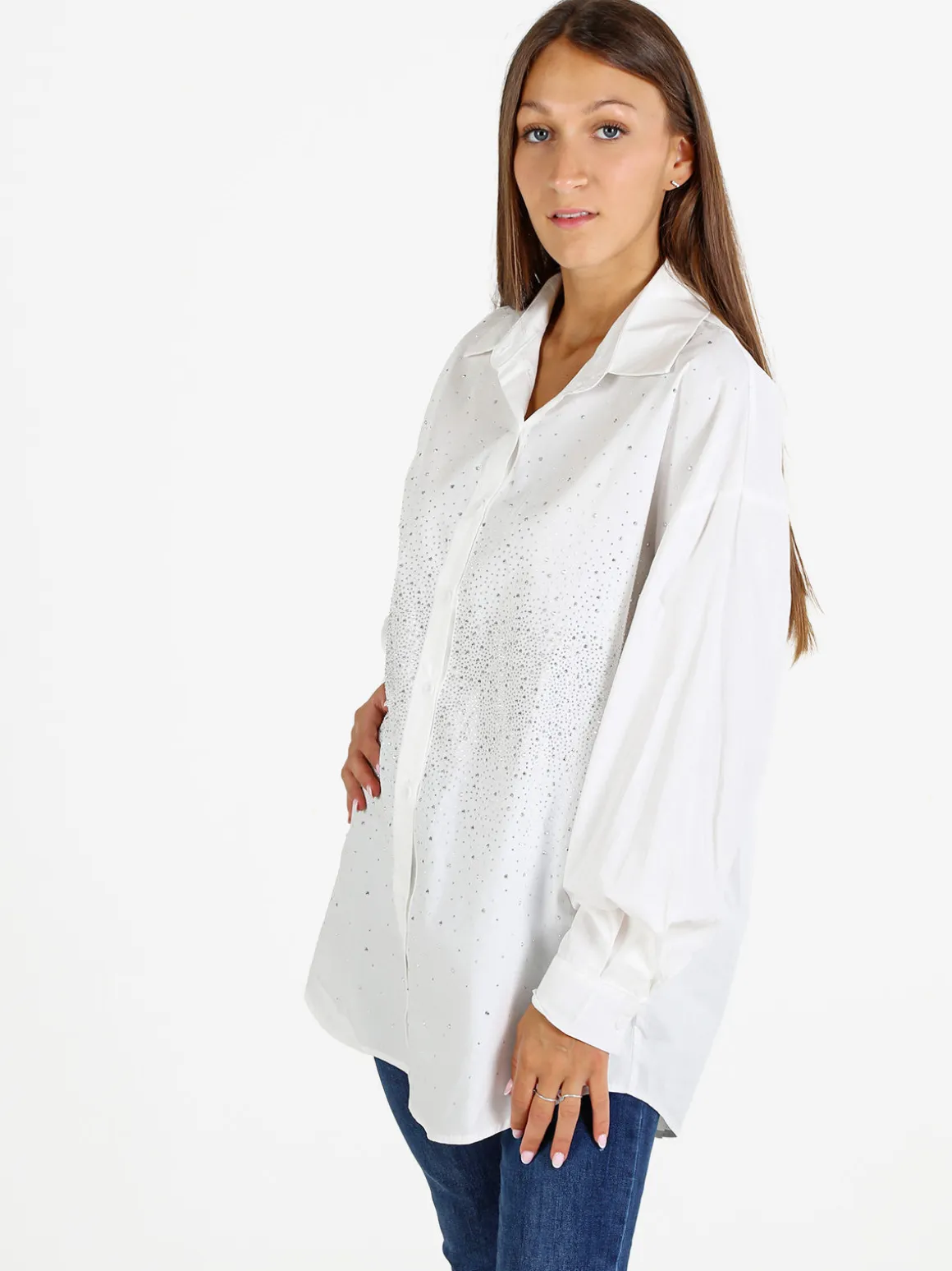 Solada Camicia donna oversize con strass a maniche lunghe - bianco
