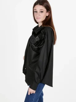 Solada Camicia donna oversize con fiore gioiello applicato