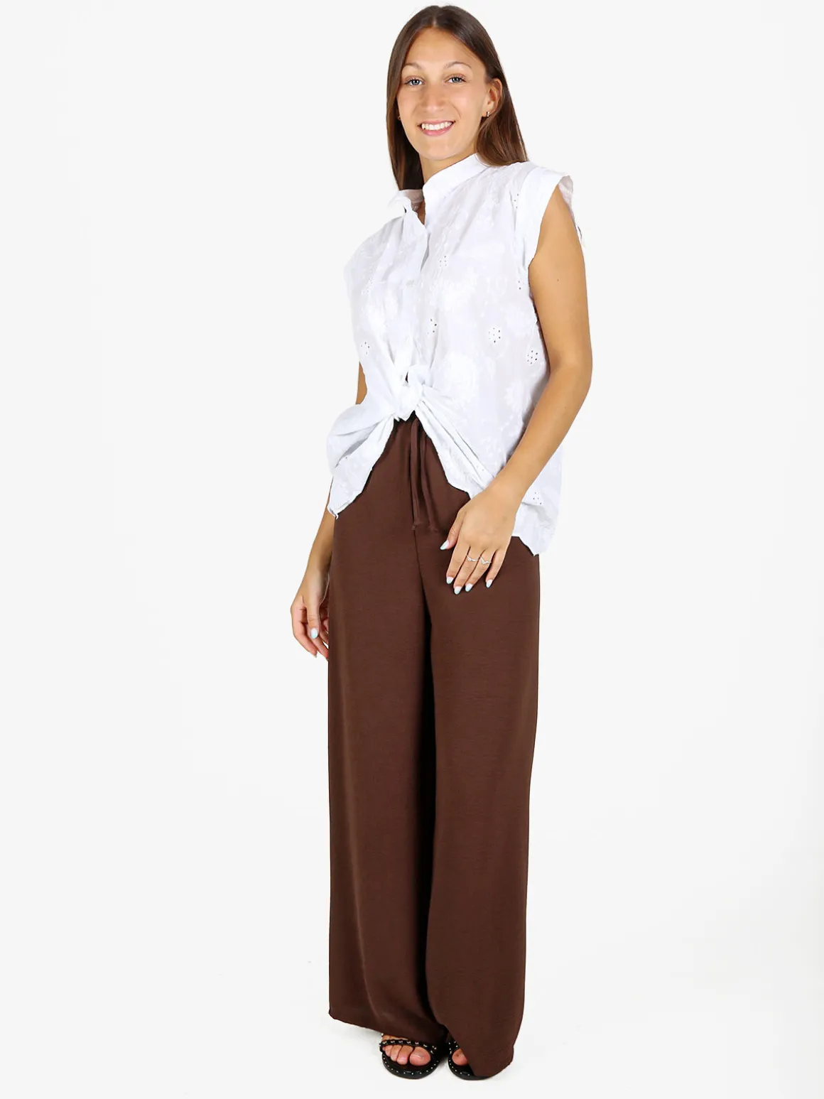 Solada Camicia donna smanicata con ricami - bianco