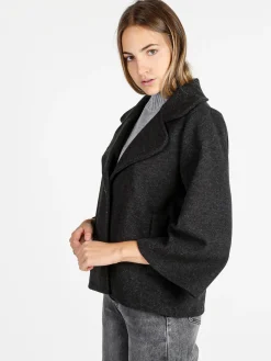 Solada Cappotto corto donna oversize monobottone con maniche a campana - nero