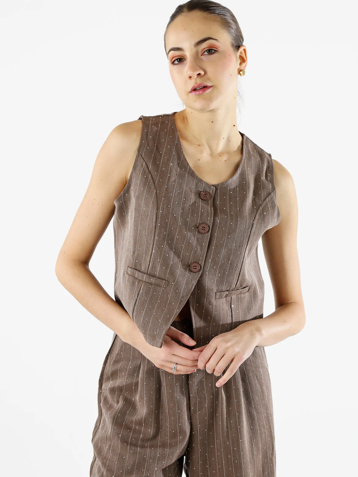 Solada Gilet donna elegante con micro borchie - marrone