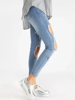 Solada Jeans strappato a vita bassa