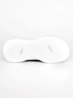 Solada Sneakers slip on nere