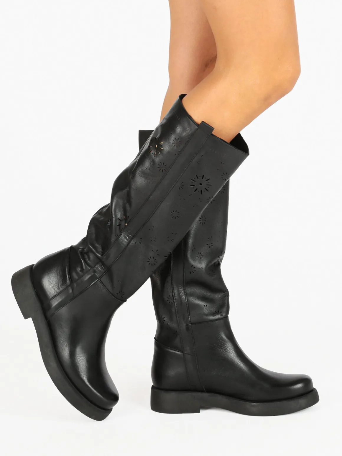 Solada Stivali in pelle traforata donna
