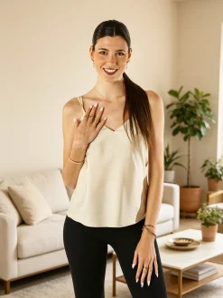Solada Top donna effetto raso con spalline sottili e dettaglio in pizzo - beige