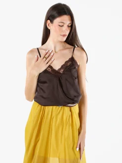 Solada Top donna effetto raso con scollo in pizzo e spalline strette - moro
