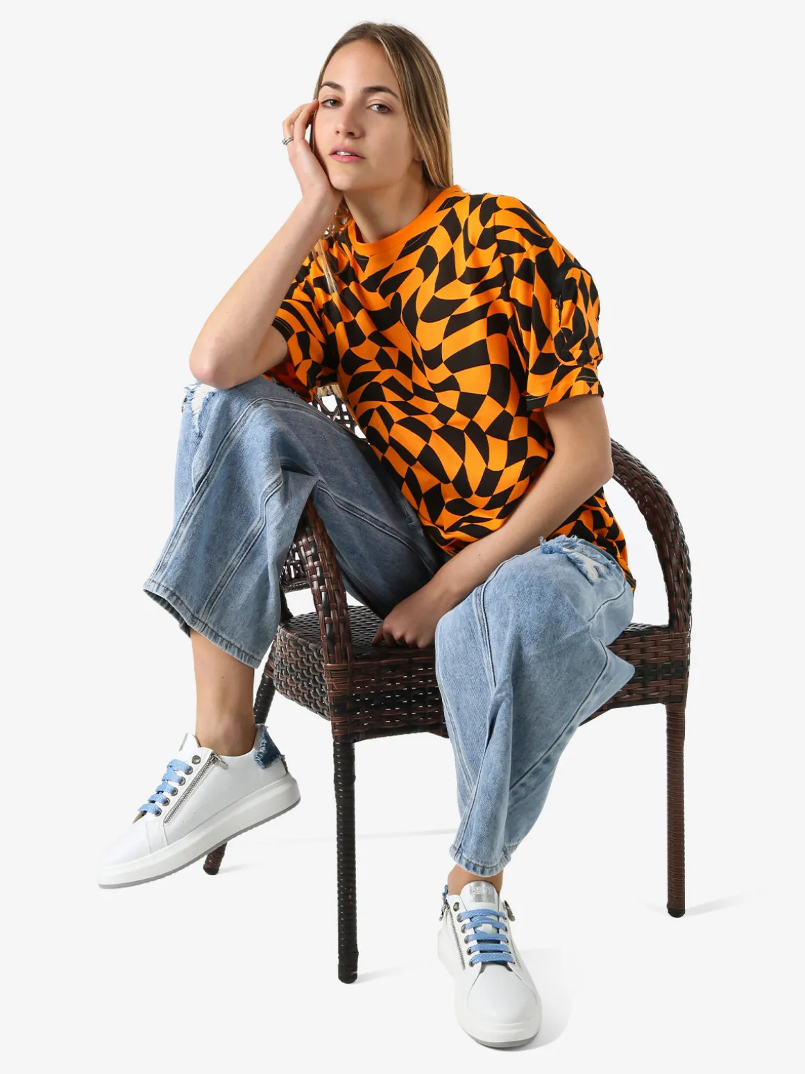 Solada T-shirt donna oversize con stampe geometriche bicolore e taschino sulla manica - arancione