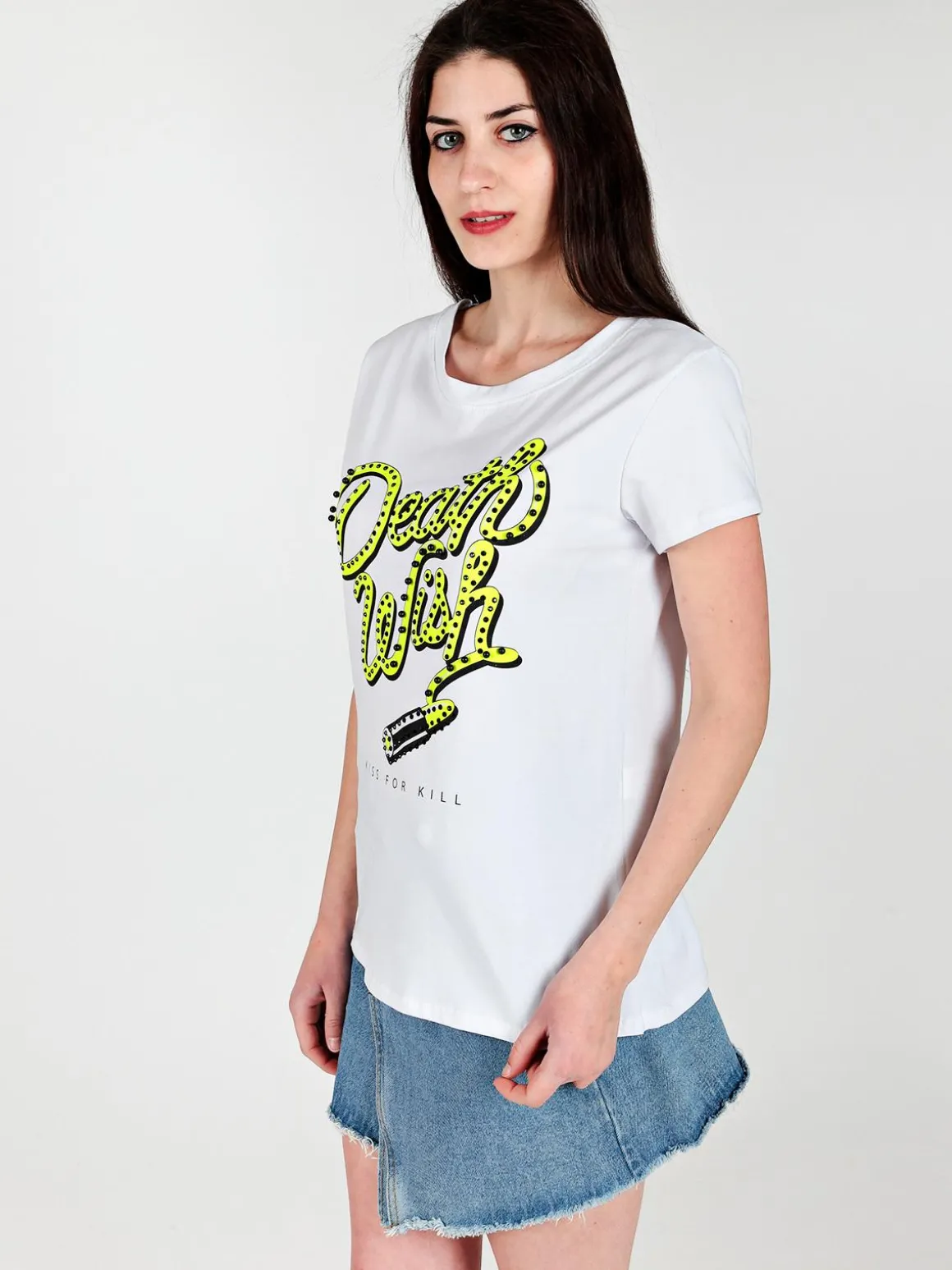 Solada T-shirt girocollo con borchie e strass