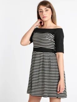 Sweet Miss Vestito donna svasato manica corta